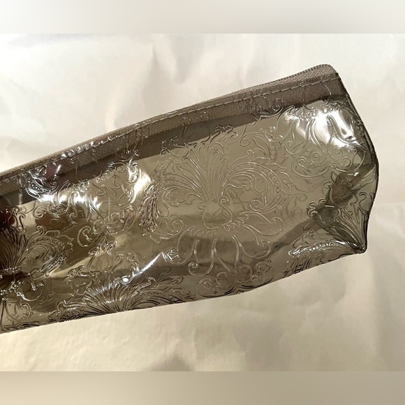 Bath and Body Works Cosmetic Bag - Picture 9 of 10